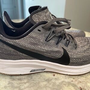 Nike Zoom Running Shoes Gray Black Women Size 6.5